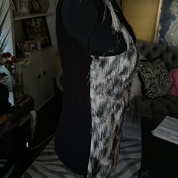 Karen Kane black and white front tank top - Picture 3 of 9